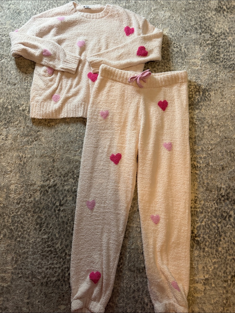Splendid Lounge Set with Heart Motifs
